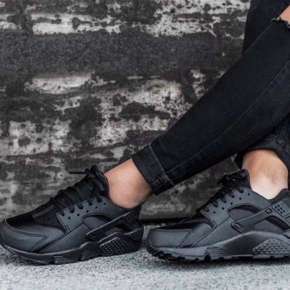 nike wmns air huarache run black